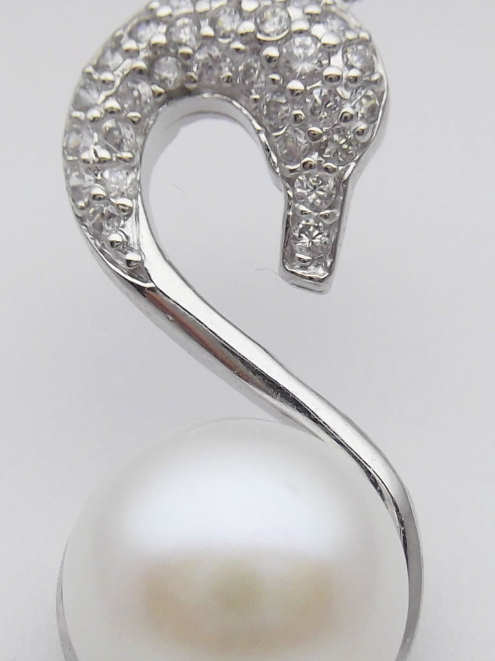 10.5mm Swan White Pearl Pendant Necklace Animal