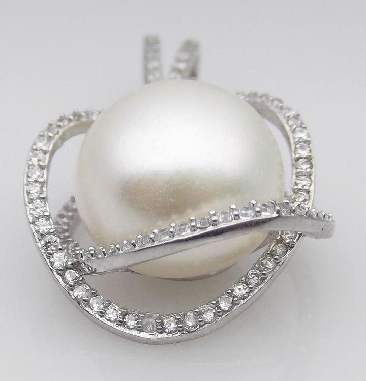 12mm White Pearl Pendant Necklace