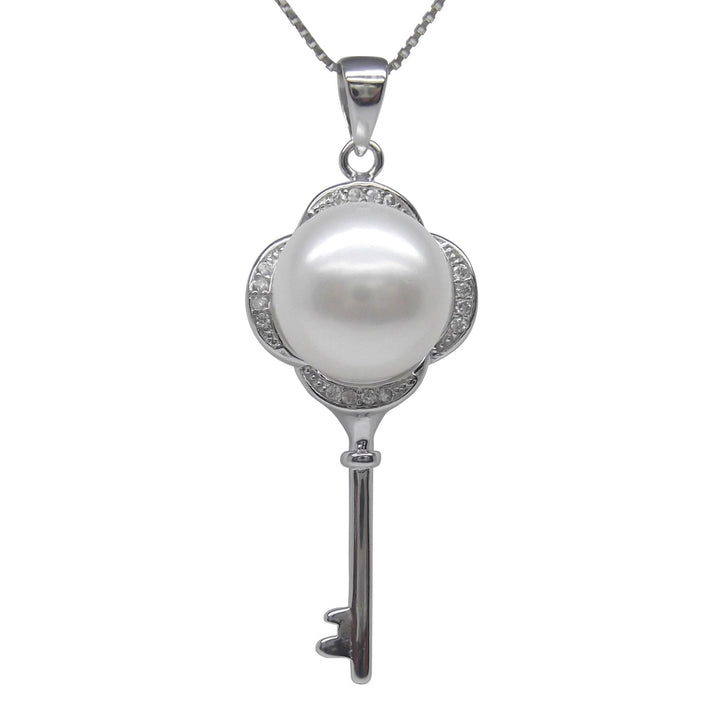 10.5mm Key White Pearl Pendant Necklace