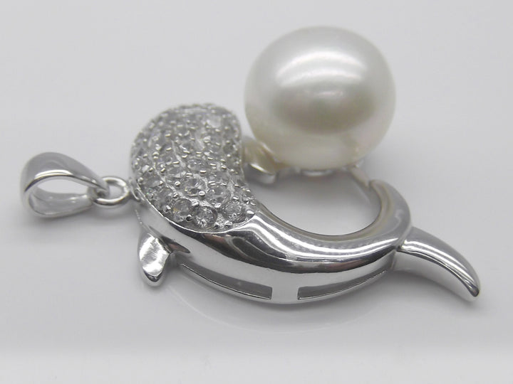 10.5mm Dolphin White Pearl Pendant Necklace Animal