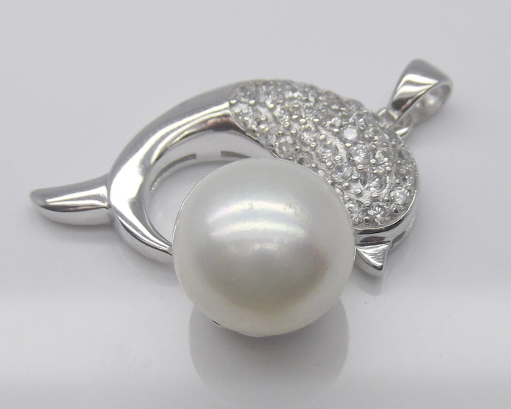 10.5mm Dolphin White Pearl Pendant Necklace Animal