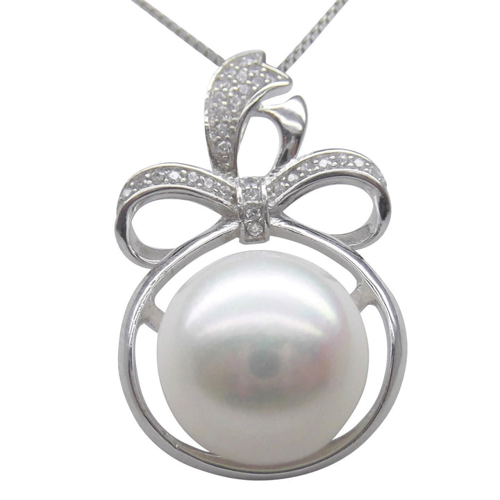 12mm Bowtie White Pearl Pendant Necklace