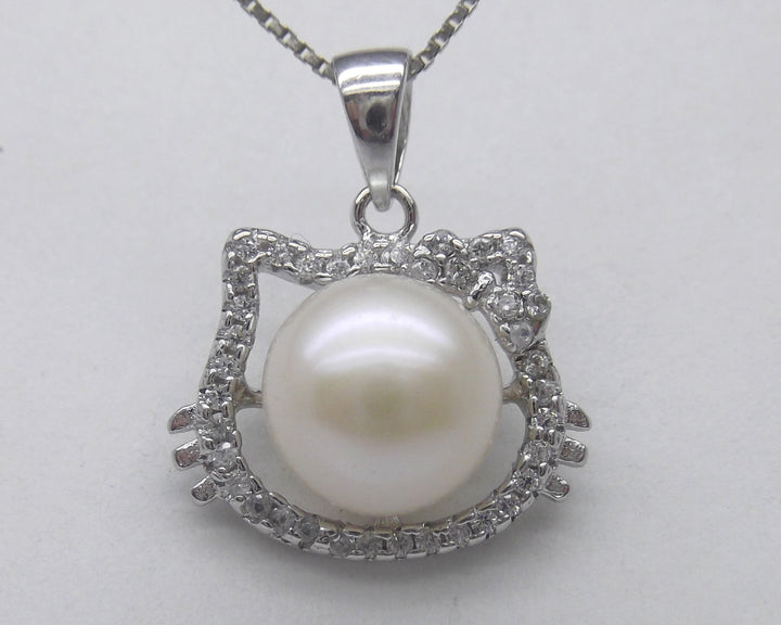 8.5mm Hello Kitty White Pearl Pendant Necklace