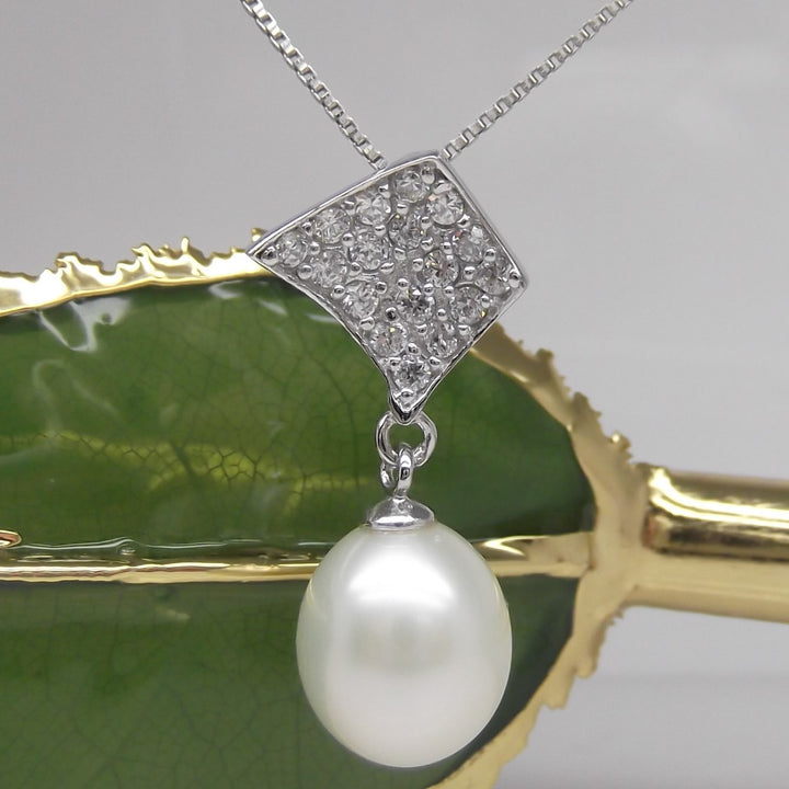 8.5mm Sterling Silver White Pearl Pendant Necklace Earrings Set