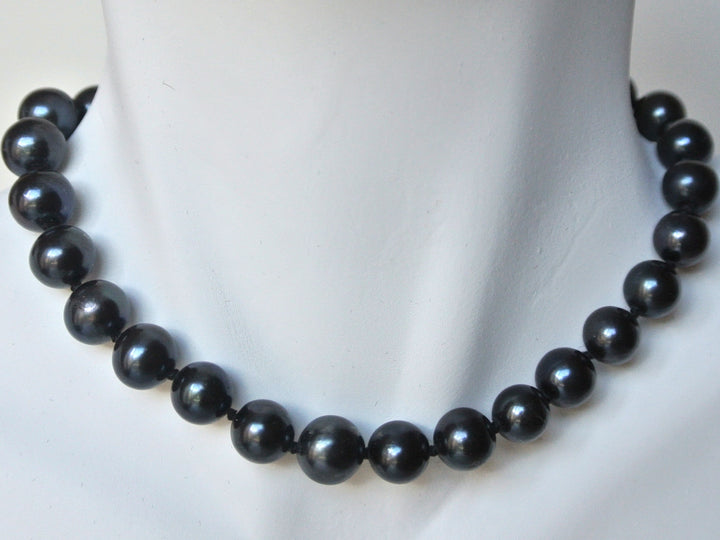 18 Inch ROUND Black Pearl Necklace for Men