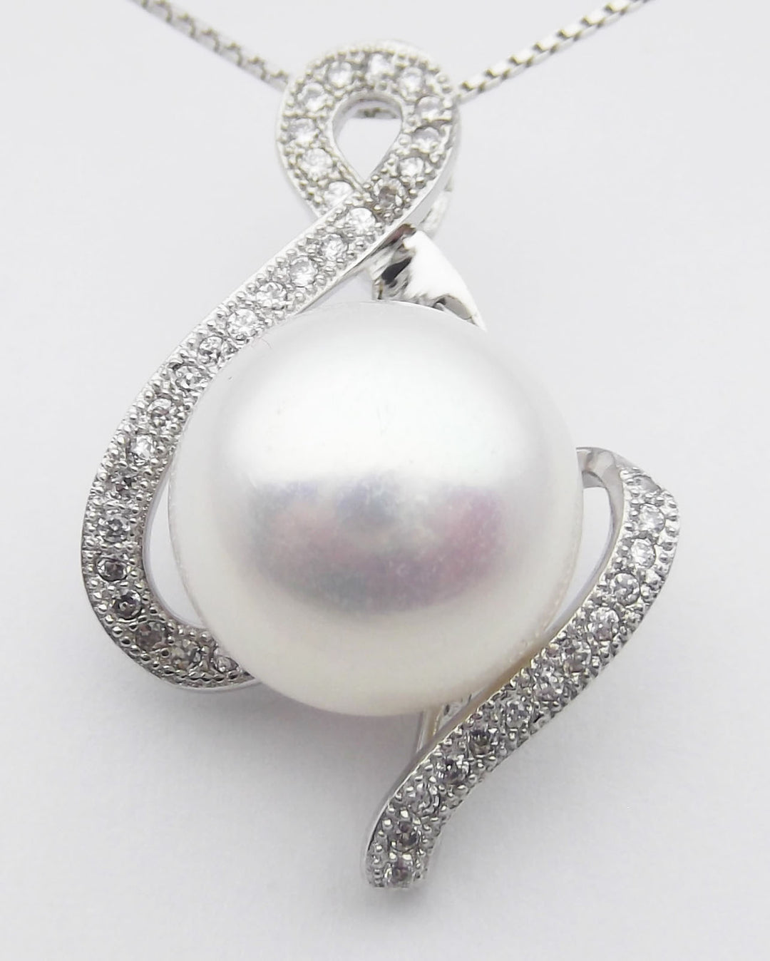 12mm White Pearl Pendant Necklace