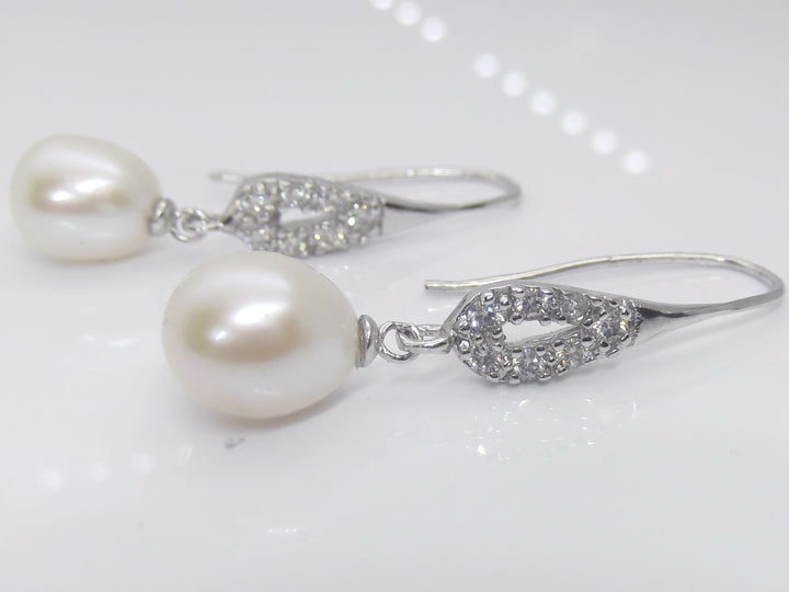 White Drop Pearl Dangle Earring Pierced Teardrop French Wire