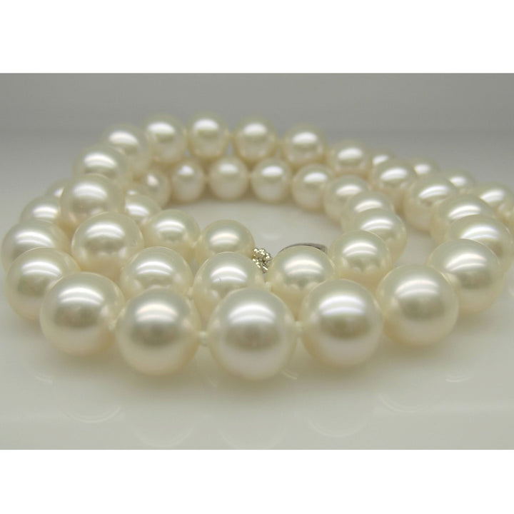 AAAA+ 18 Inch Choker 9-9.5mm White Pearl Necklace 14K Yellow Gold Clasp Cultured Freshwater