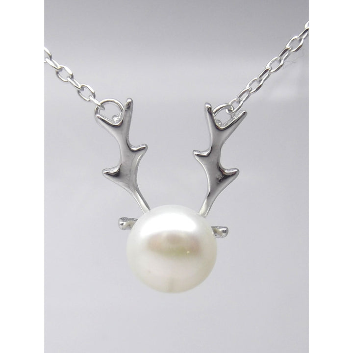 8.5mm Sterling Silver Reindeer White Pearl Pendant Necklace